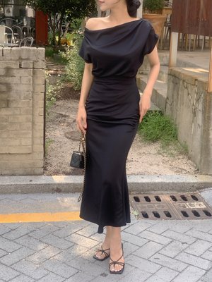 르멜 밴딩 골반 힙 드레이프 스판 셔링 실키 새틴 트임 머메이드 맥시 롱 스커트